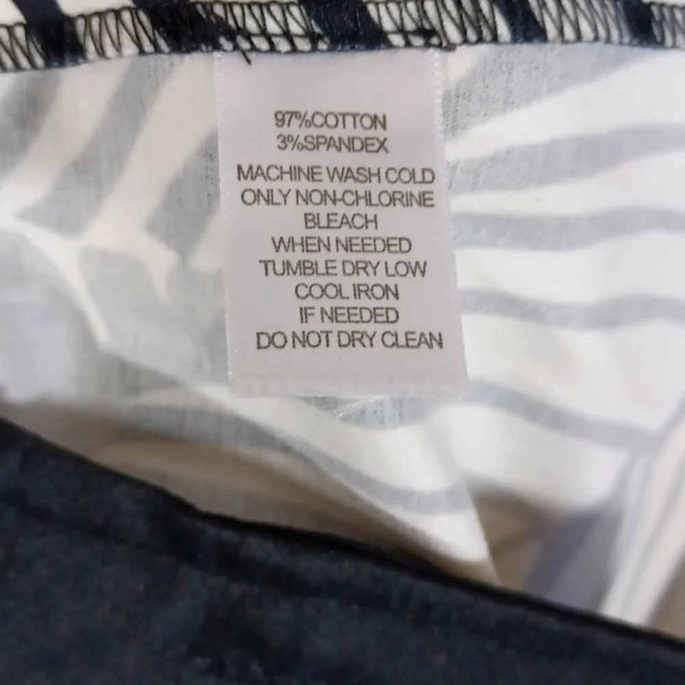 White House Black Market Skirt